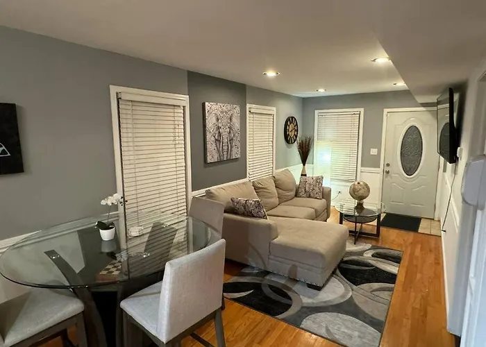 Holiday home Cozy 4bd House Fireplace And Pond